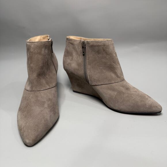 SOLE SOCIETY Galaossi Suede Pointy-toe Wedge Bootie - Picture 1 of 7